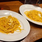 イタリアンバル AMIGO - ウニのトマトクリームスパゲティ　2つに分けて提供してくれました