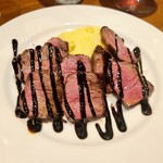 イタリアンバル AMIGO - 牛赤身肉のタリアータ　柔らかくて肉々しくて大満足