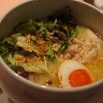 蔭山樓 - 名物！鶏白湯麺はスープが濃厚！うまー、うまー。