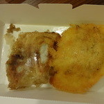 安亭 - 食べ比べ二店盛り：４８０円　（左が你好、右が安亭）