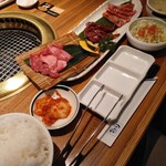 焼肉徳寿 八軒店 - 徳セット(熟成塩タン、和牛カルビ、サガリ)