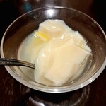 許厨房 - ランチデザートの杏仁豆腐