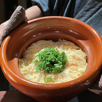 たでの葉 - 本日は土鍋で炊きあげた筍ご飯です。