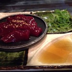 炭火焼肉ノぶる - 「必ず炙って下さい！」との事