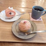 Cafe corte - 桜のロールケーキ、桜のモンブランタルト、ブレンドコーヒー