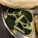 アリアナレストラン - チキンほうれん草カレー