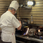 レストラン吾妻 - 78歳のシェフ