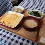 Ichijuu San Sai Kicchinikuyo - 懐かしい昭和の「およぐ」海老グラタン定食　1,000円