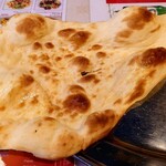 NAAN - Cランチセット（ｶﾚｰ3種・ﾅﾝorﾗｲｽ・ｻﾗﾀﾞ・ﾄﾞﾘﾝｸ）