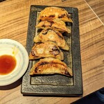 中華そば鷸 - 焼色バッチリ、鷸餃子