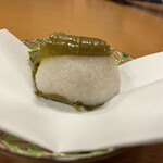 三友居 - 桜餅（道明寺）