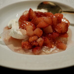 Yama - 苺ソースをかけて