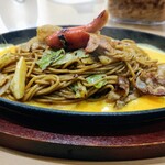 Yakisoba A - ソース焼きそば 鉄板750円