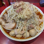 ラーメン二郎 - ラーメン小 850円　SK半分 50円　うずら 110円　全マシ