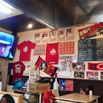 来んさいや - 店内