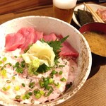 まぐろLabo - マグロとネギトロ丼1380円(税込)