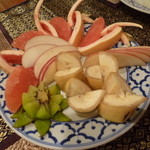 ライ・タイ - 2013.07 デザートのフルーツは多分サービス：笑