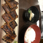 うなぎ料理 三代目うな東 昭和四十四年創業 - 