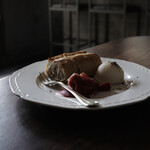 スモーキング&ノンスモーキング - パン、ハモンセラーノ、マッシュポテト