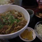 「豚焼肉丼大盛（サラダ付）」（1090円）