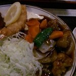プリンス松葉 - 「松葉定食」（990円）の酢鶏など