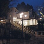 アルベルゴ・バンブー - 高台の洋館