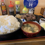 定食の店 牛太郎 - カットステーキ定食
