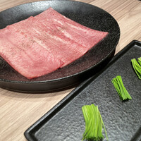 焼肉うしごろ 新宿三丁目店 - 極上タンの生姜焼き