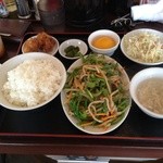 中国料理 東方紅 - チンジャオロース定食680円