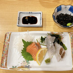Ichiban Daiko - 食べ物1500円、飲み放題2000円のコースのお造り2種