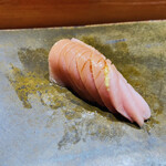 鮨匠 のむら - 【写真㉗】メジ鮪(本鮪の若魚)