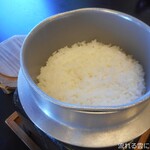 大東旅館 - 料理写真:釜炊き御飯