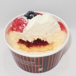 サンセリテ - ・「レアチーズケーキ(¥460)」の断面。