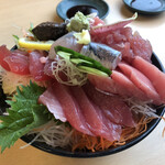 Uogashi Shokudou Hamakura - 日替り丼　休日バージョン