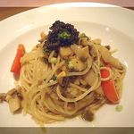 バール デ ぺぺ　 - アワビとキャビアの冷製フェデリーニ￥950