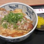 Maneki Dainingu - カツ丼(790円)