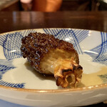 たでの葉 - 中国産 アミガサダケ
      春が旬の高級な茸の登場です！
      食感はややゴワゴワとしてますが、なんと言っても味の良さは抜群、滲み出る汁がまた良い味わい！
      たでの葉さんの秋の茸も楽しみですが、春の茸も良いのです♪