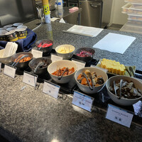 レストラン Chef's Theatre - 2023年、個別提供からフルビュッフェに変更されていました。　ご飯とお漬物、和惣菜も一通りあります。これはフルビュッフェになり追加されたジャンル。
