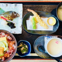くし路 KITTE丸の内店 - 