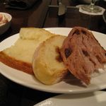 トラットリア コルポ デラ ストレーガ - 天然酵母のパン