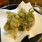 小料理屋 ぐり - ふきのとう天ぷら（¥700）