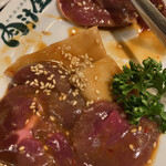 羊肉炭火焼 肉汁屋 - 