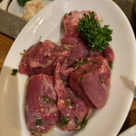 羊肉炭火焼 肉汁屋 - 