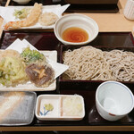 幸せ - 料理写真:二色せいろ大盛り+野菜天ぷら５枚　　　　　　　1,400円+1,050円(税込)