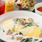 ベビーフェイスプラネッツ - オムライスランチ。本日のオムライスから好きなオムライスを選んでね◆スープにドリンクバーとサラダ付き(^o^)