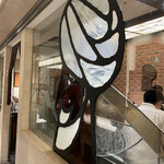 インデアンカレー - お店ロゴがお出迎え