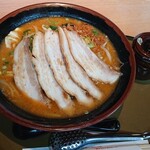 Sampoutei - 野菜たっぷり味噌チャーシュー麺