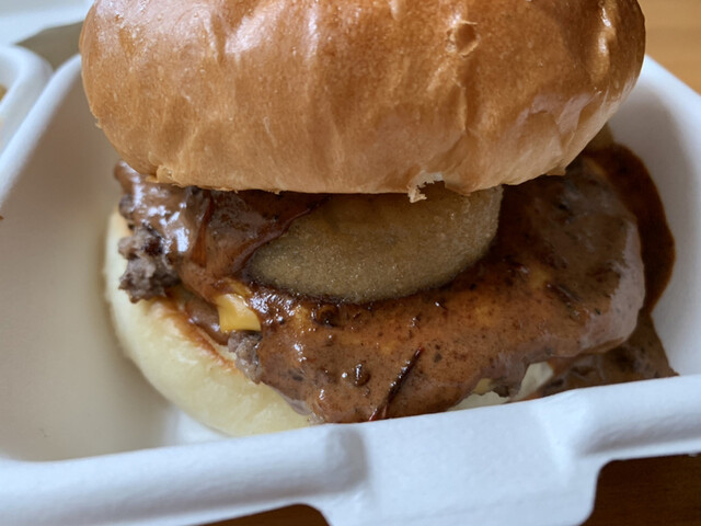 ハンバーガーショップ ザ・シンプソンズのハンバーガーにインスパイアされた