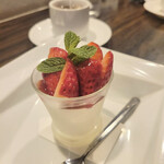 ピッツエリアバール　CACTUS　D'ORO - イチゴのパンナコッタ