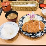 厚切りとんかつ よし平 - 熟成ロースかつ膳